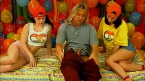 An old school fuck for two whores is a rare action