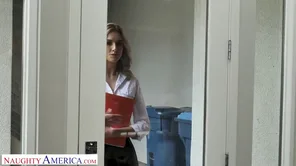 Skinny woman fucks her boss on the couch in HD