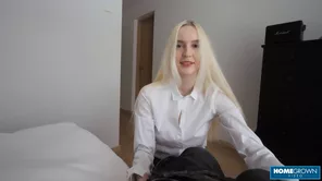 Shina Ryen's XXX adventure with a dong to fit the bill