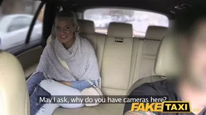 Married beauty Nicole Vice gives her driver a special ride